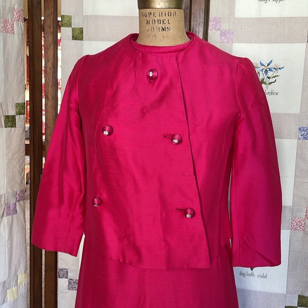 Vintage (ca 1960s) pink sleeveless dress w cropped jacket w rhinestones